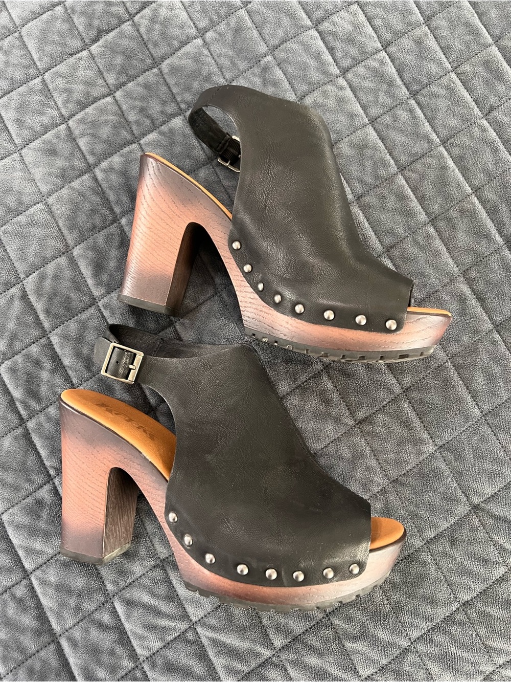 Korks Arden Sandals Women’s Size 9 Platform Open Toe Studded Leather